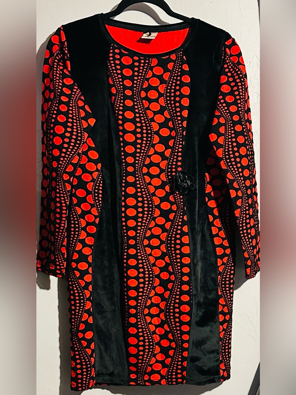 Moda Plus Egypt Optical Illusion Black & Red Bodycon Velvet Colorblock Dress, XL
